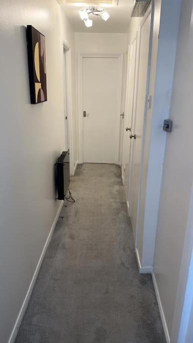 Apartment Lovely Modern One Bedroom Flat Close To Station *