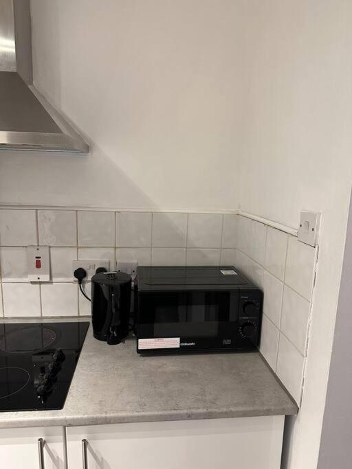 Lovely Modern One Bedroom Flat Close To Station Apartment