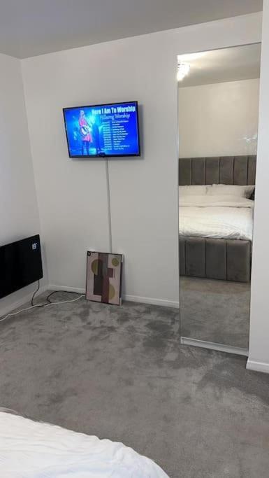 Apartment Lovely Modern One Bedroom Flat Close To Station *