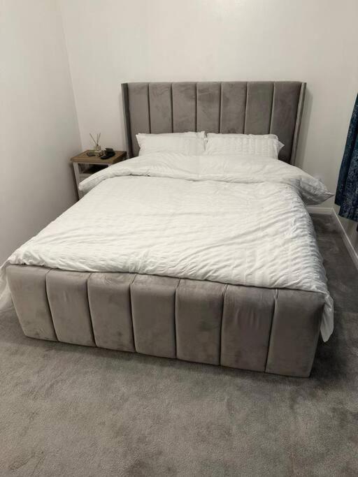 Apartment Lovely Modern One Bedroom Flat Close To Station *